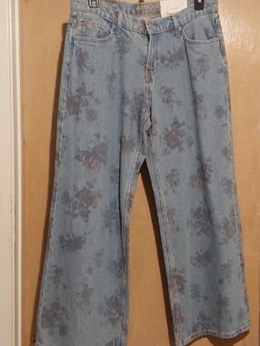 Arizona Floral Print Light Wash Jeans